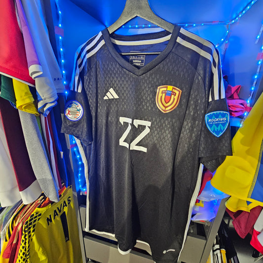 Venezuela 24 copa america Romo Estriada cuello en V. Used
