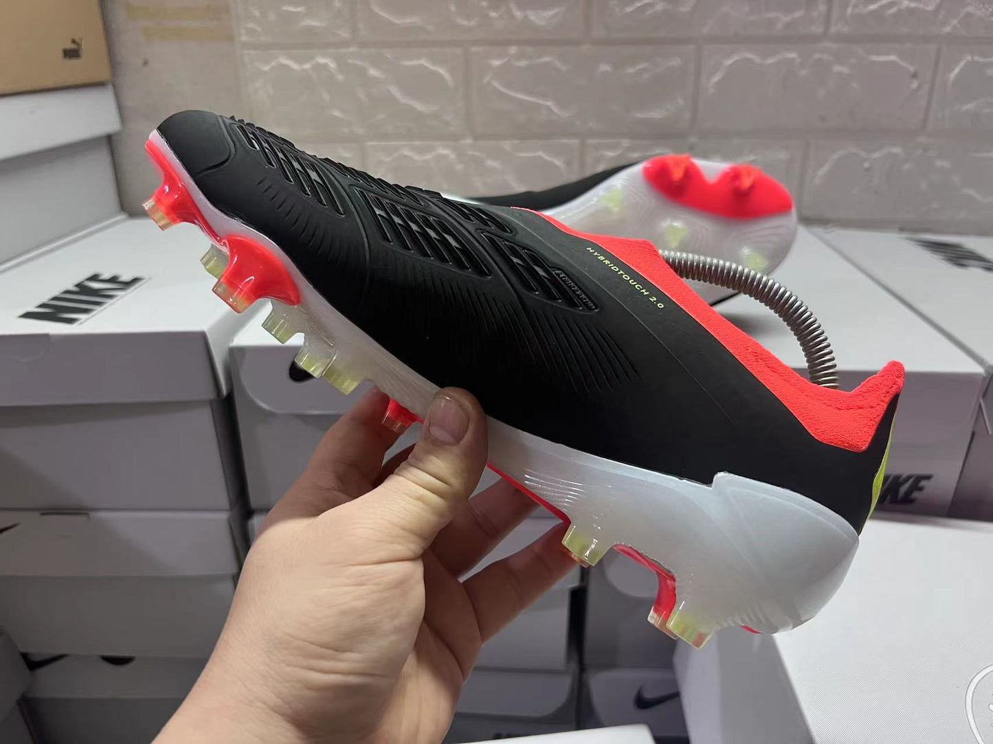 PREDATOR ELITE LACELESS FIRM GROUND FOOTBALL BOOTS used.