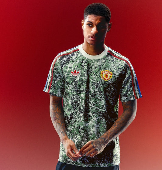 Manchester United 24 roses. Used