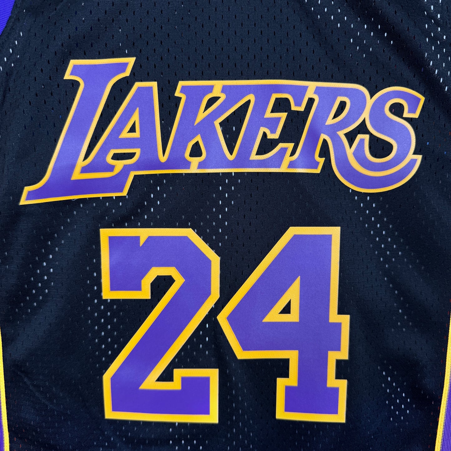09-10 Lakers Bryant Night Black