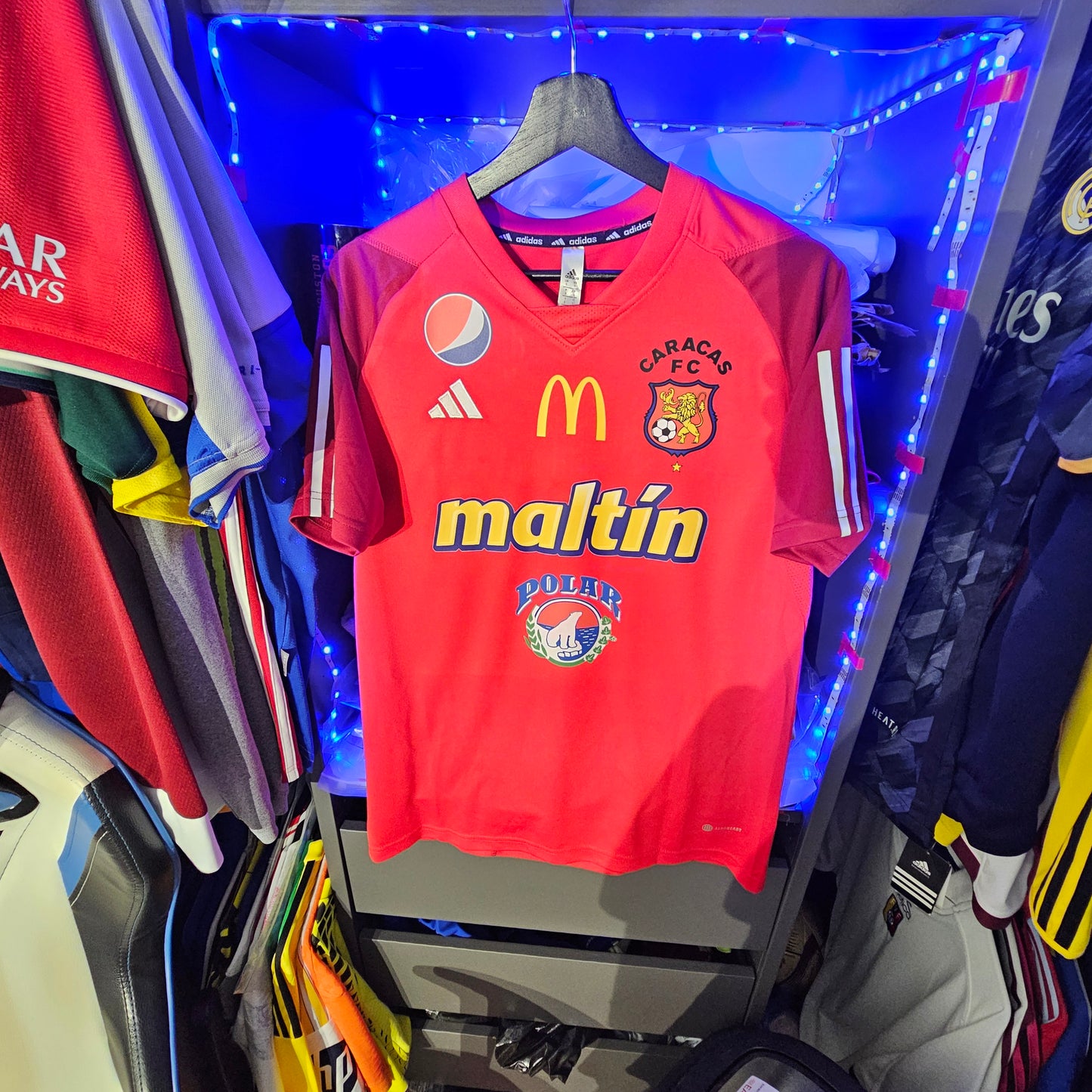 Caracas fc vino , maltin , mc,pepsi used