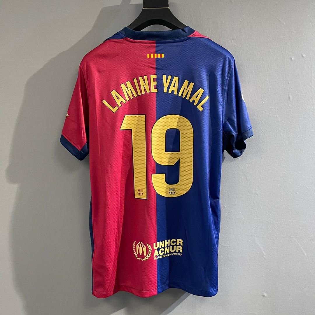 Barcelona Travis home fan us