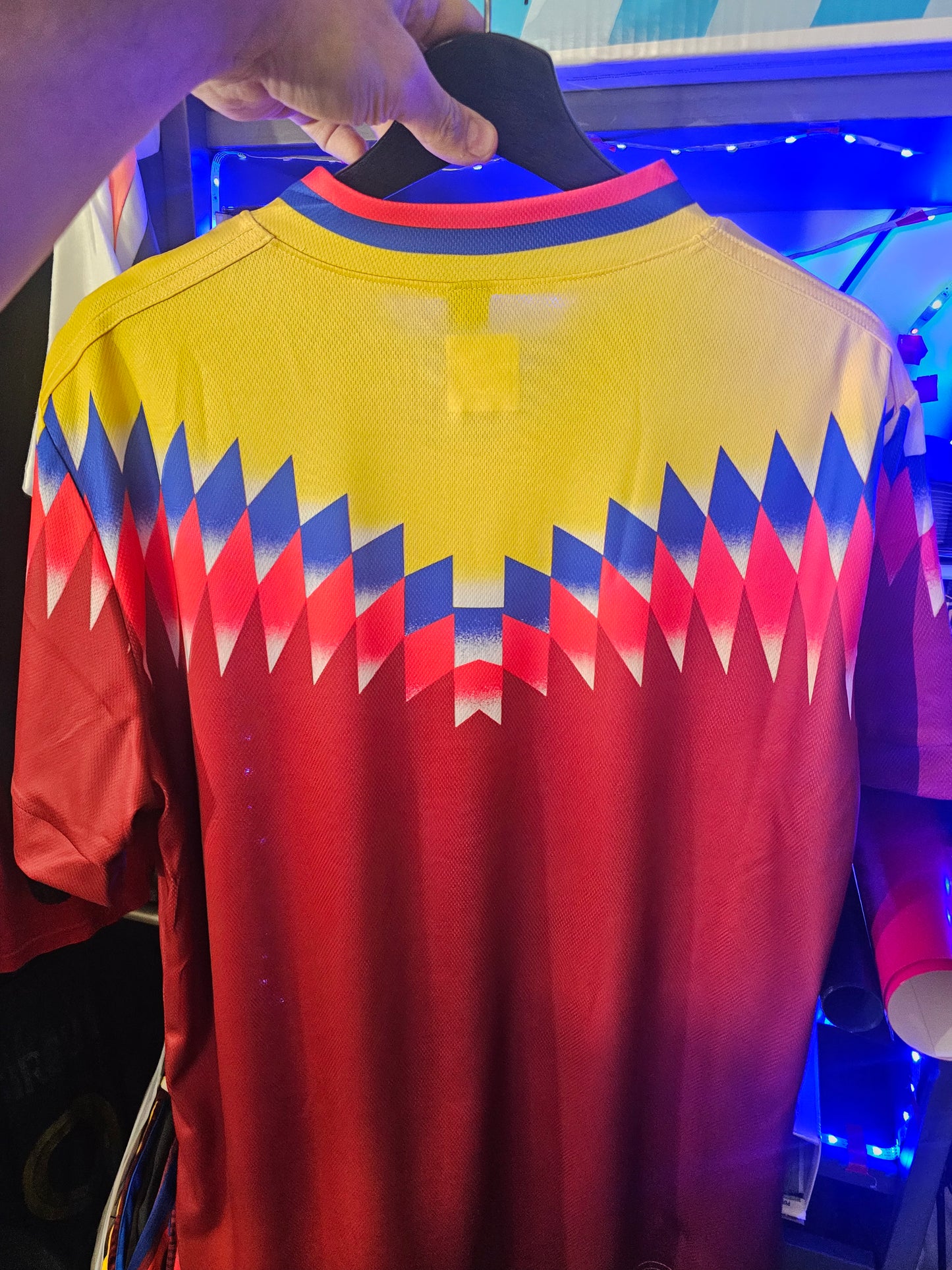 Venezuela Guacamaya 90tas Retro Remake. Fantasy. Us