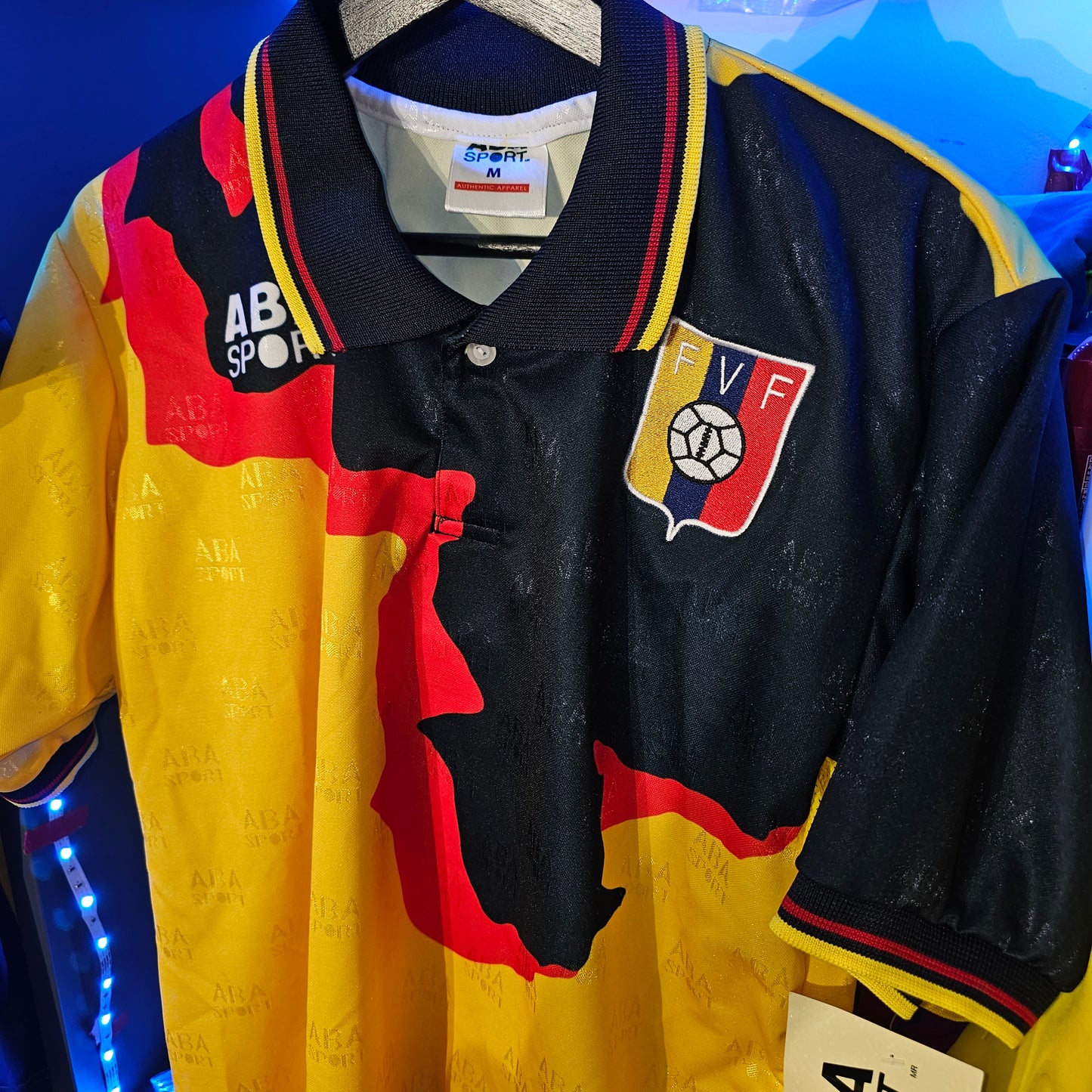 Venezuela 98 away used