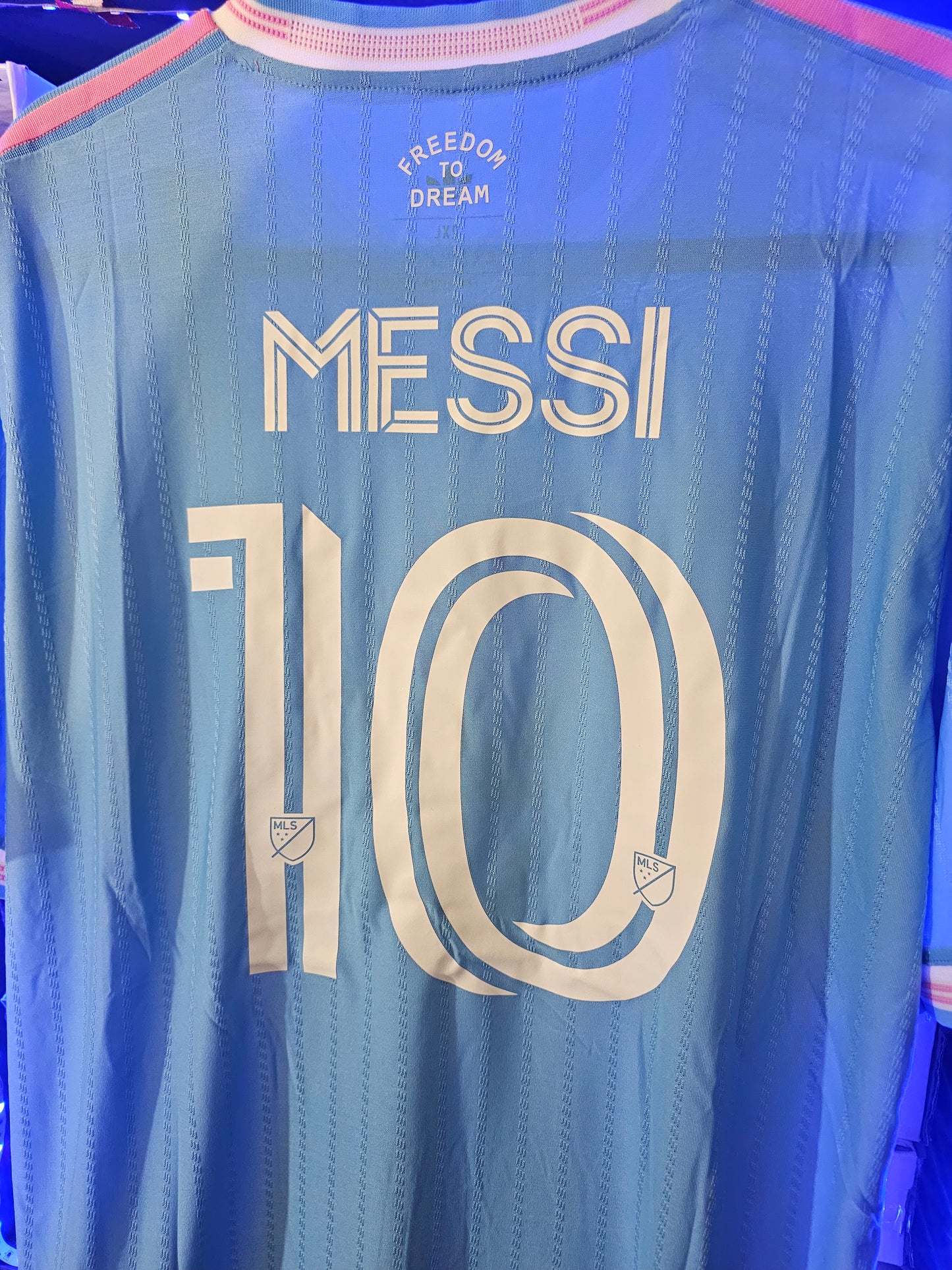 Miami Tercera player 22 inch large us. 2025