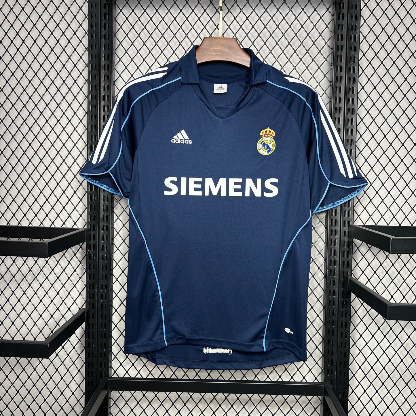 Real Madrid 05.06 away used