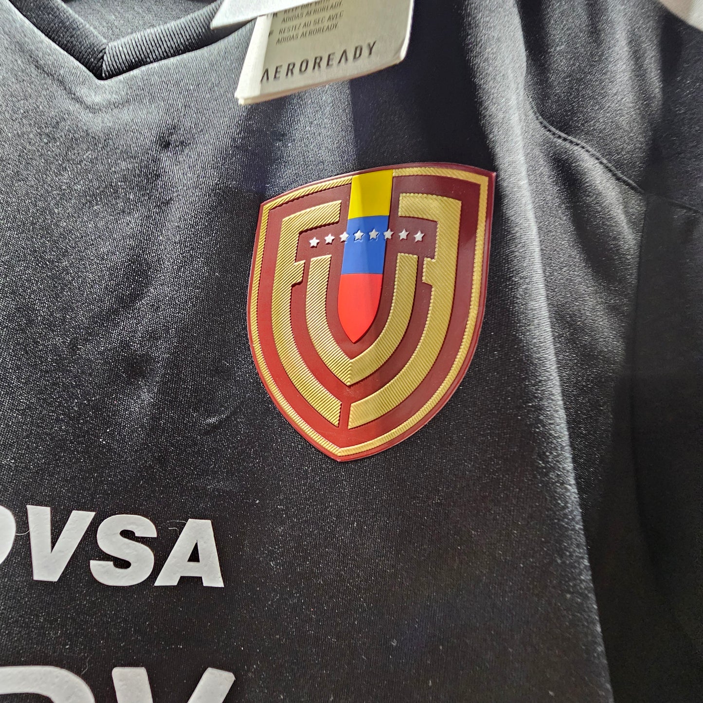 Venezuela Auténtica Cuello en V negra Training  con esponsors us