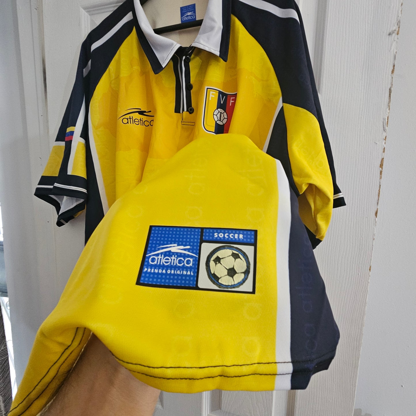 Venezuela 2000 away remake