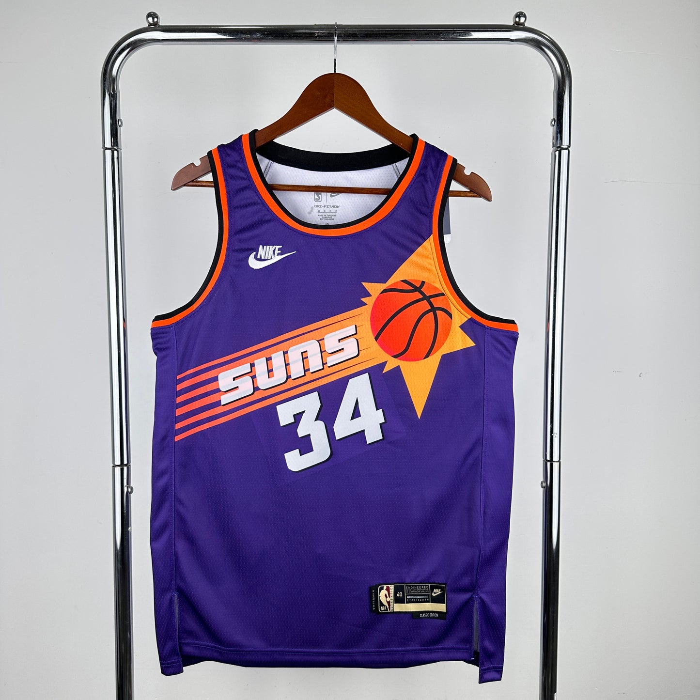 Suns retro No. 34 Barkley in 23rd season