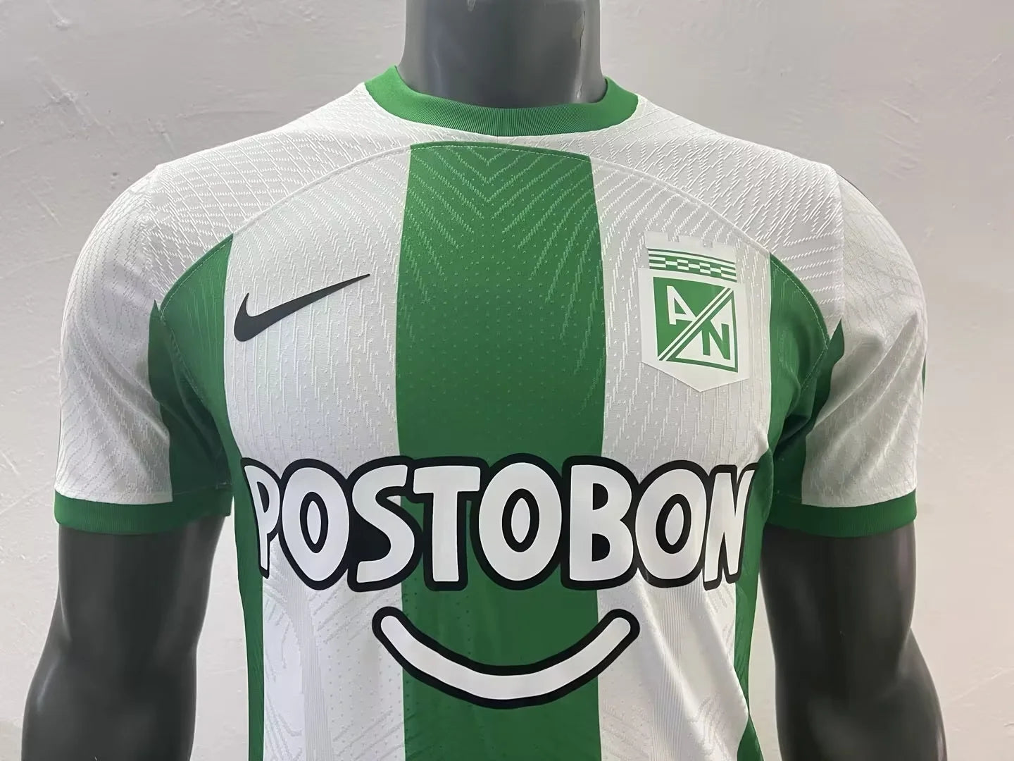 Atletico Nacional 23. 24 home player y fan.used