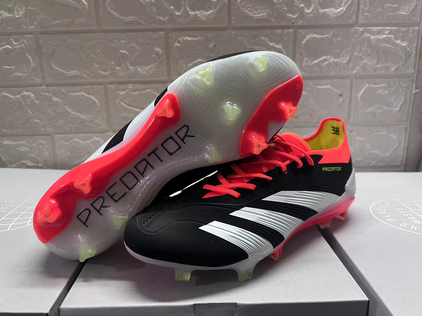 PREDATOR ELITE FIRM GROUND FOOTBALL BOOTS used