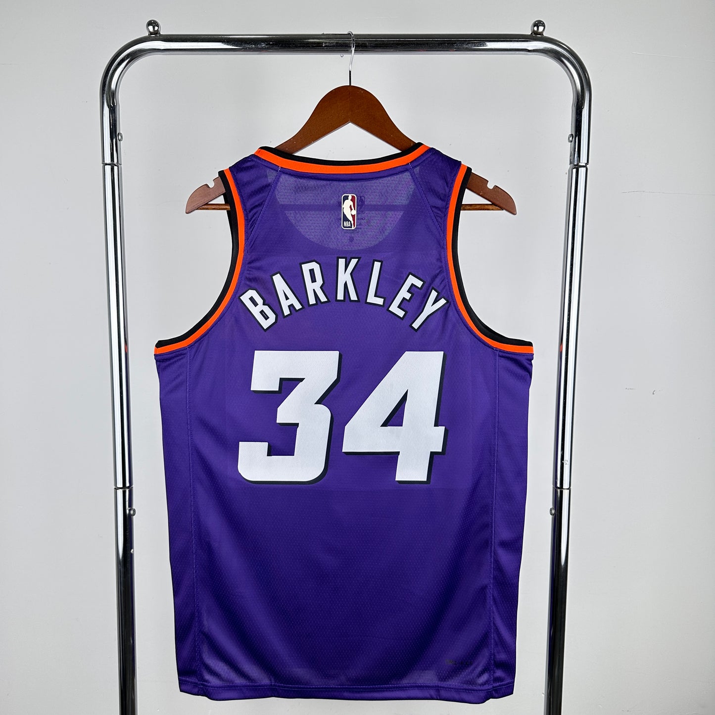 Suns retro No. 34 Barkley in 23rd season