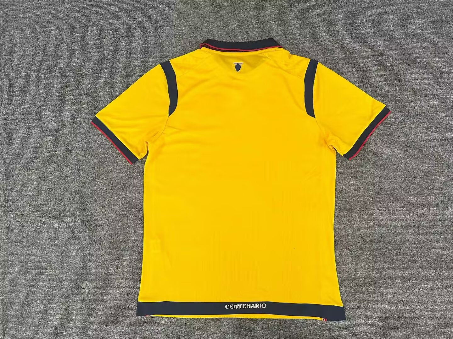 Ecuador Centenario fan us