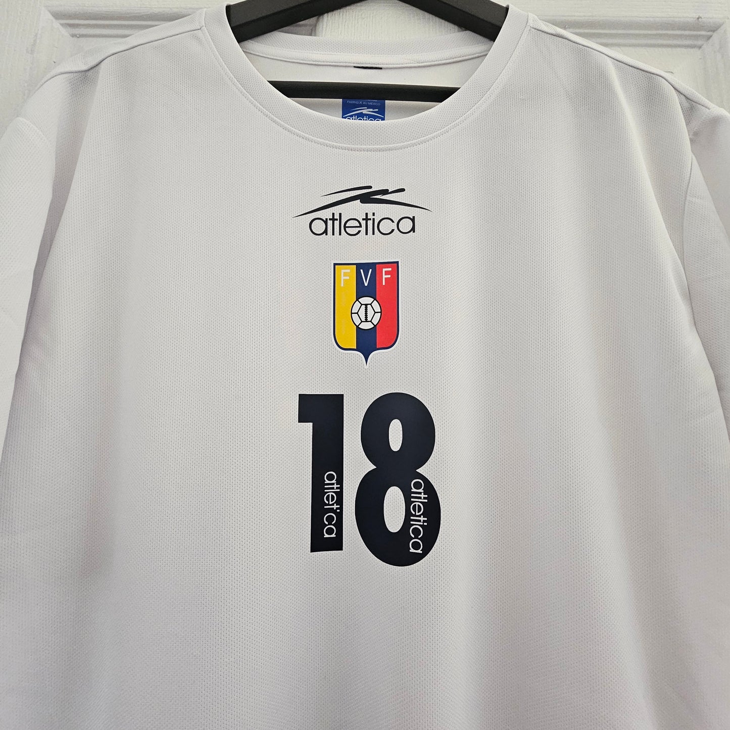 Venezuela Atlética 2001 2004 away and portero.