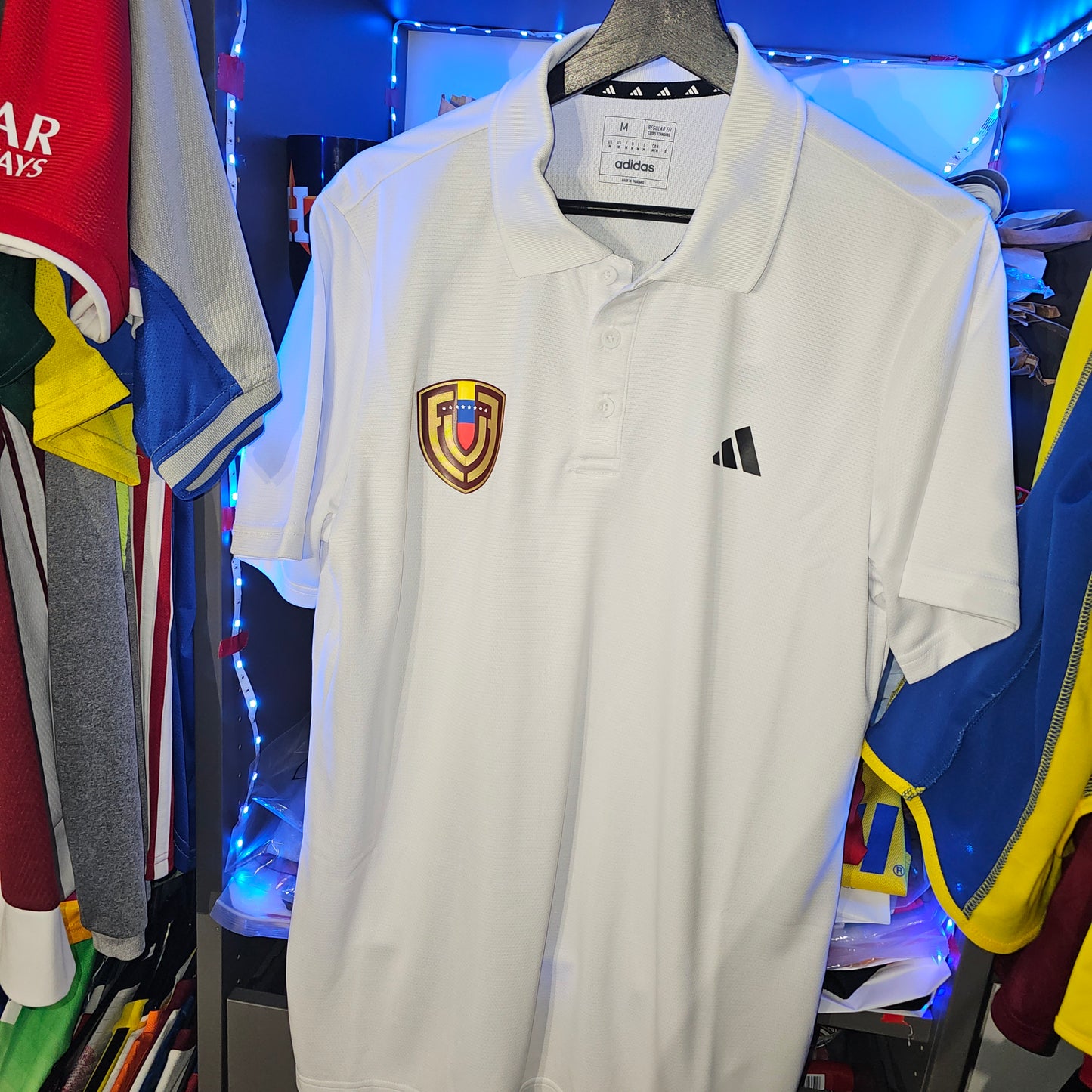 Venezuela Polo Blanca used 2023 . 24