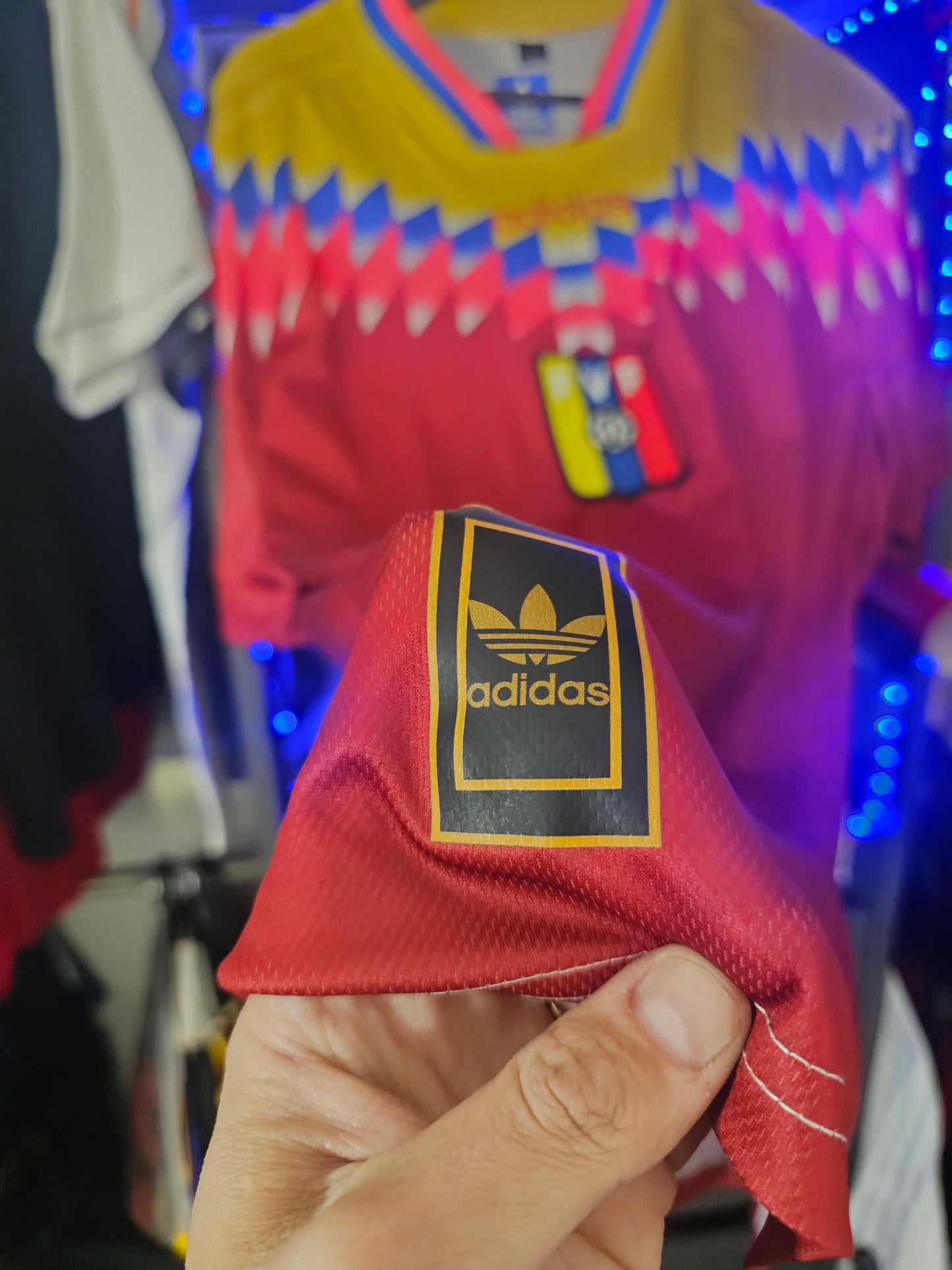 Venezuela Guacamaya 90tas Retro Remake. Fantasy. Us