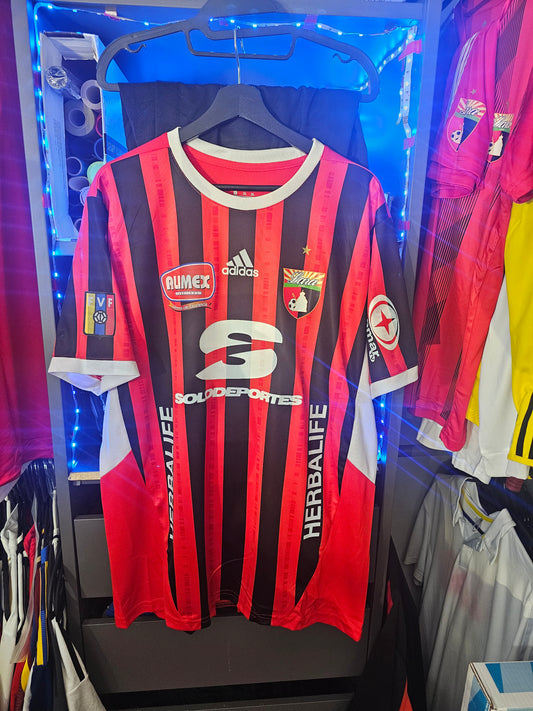 D.Lara Cuello Blanco 2015 Remake. Us