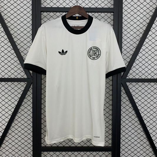 Alemania 2025 125 años Us Player y fan.