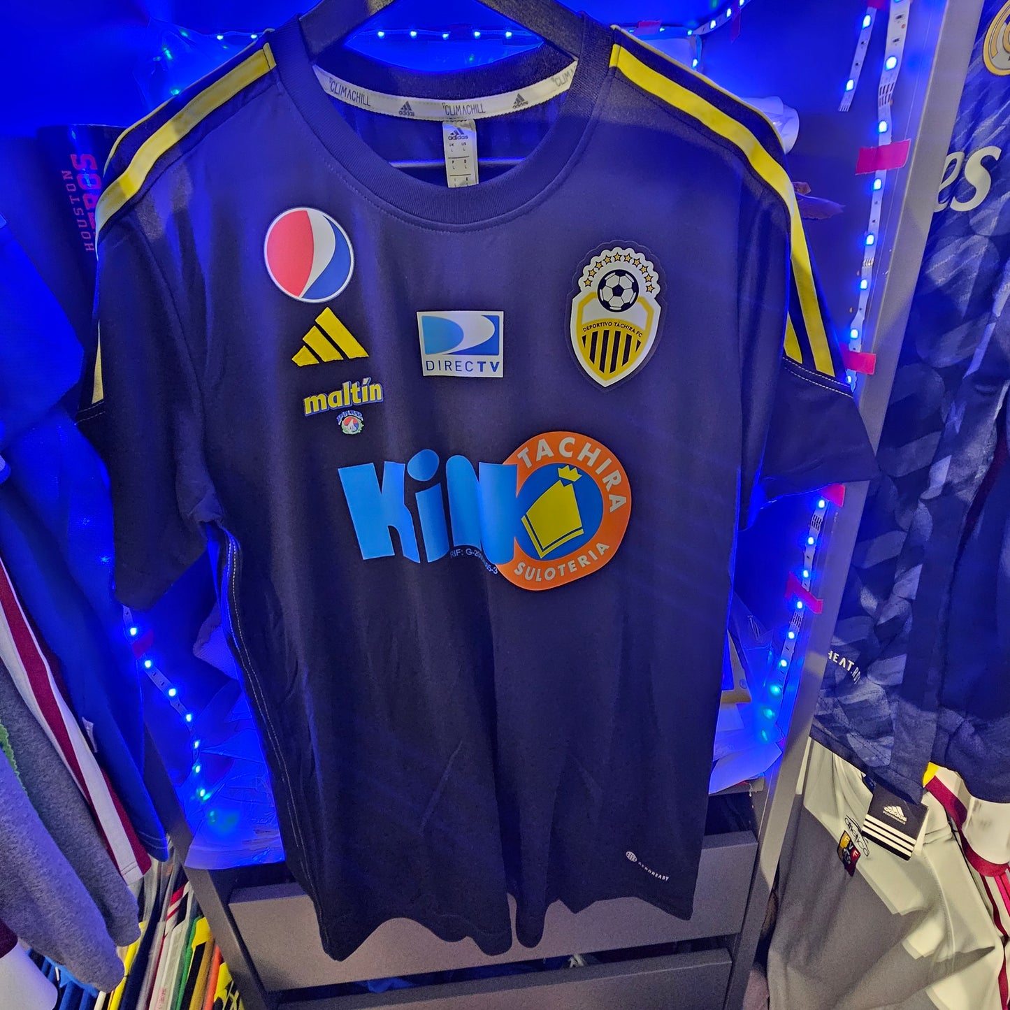 Tachira Away pepsi, kino , directv , maltin used remake