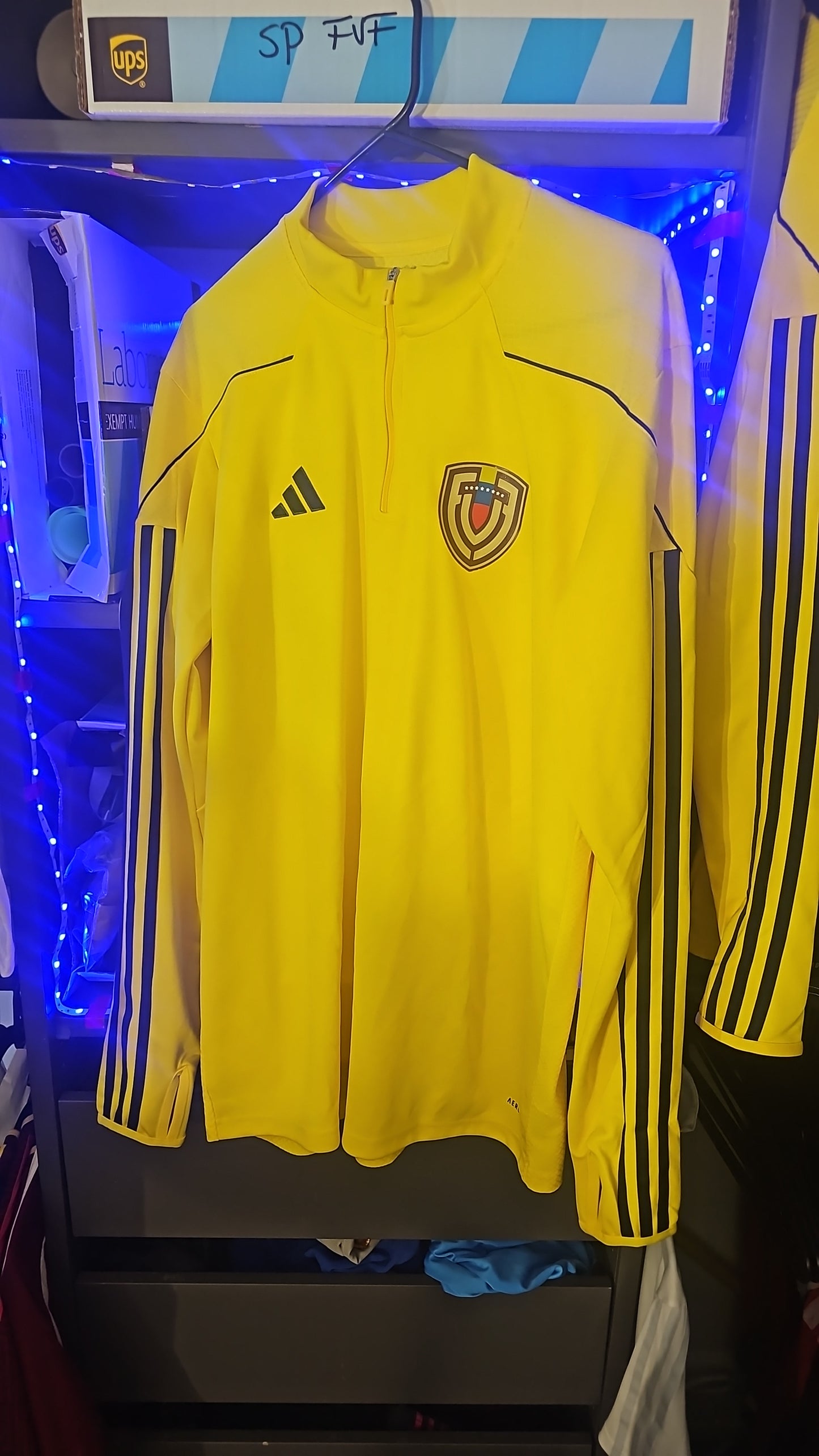 Venezuela large training 2025 Yellow urileria original.us