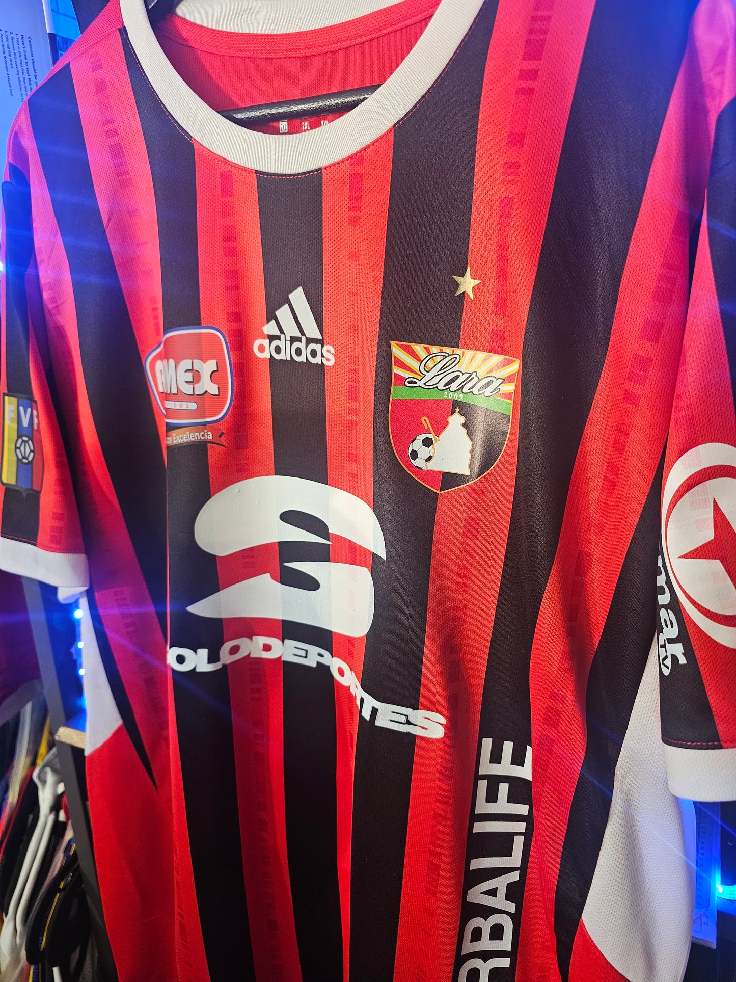 D.Lara Cuello Blanco 2015 Remake. Us