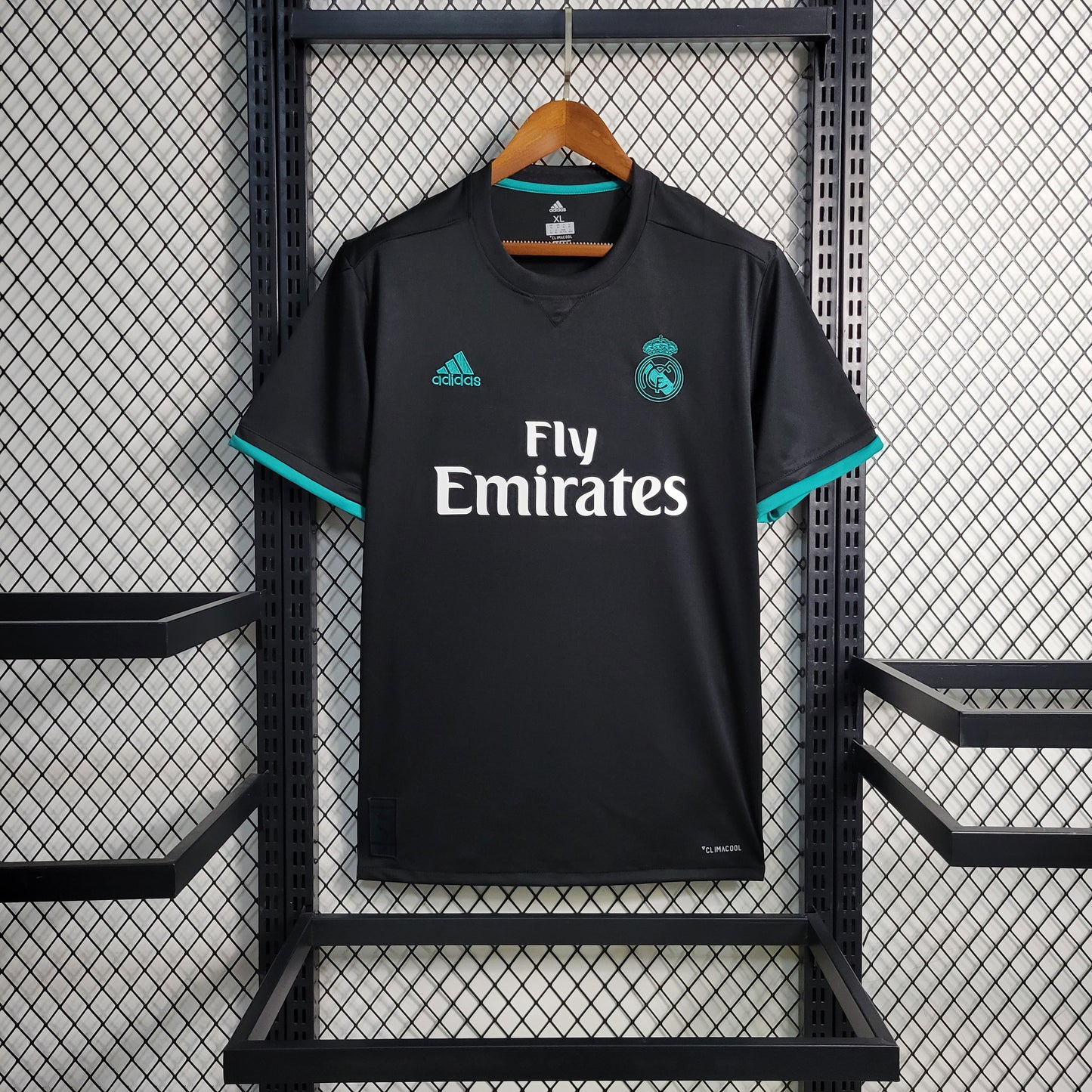 Real Madrid 2017 2018 away used