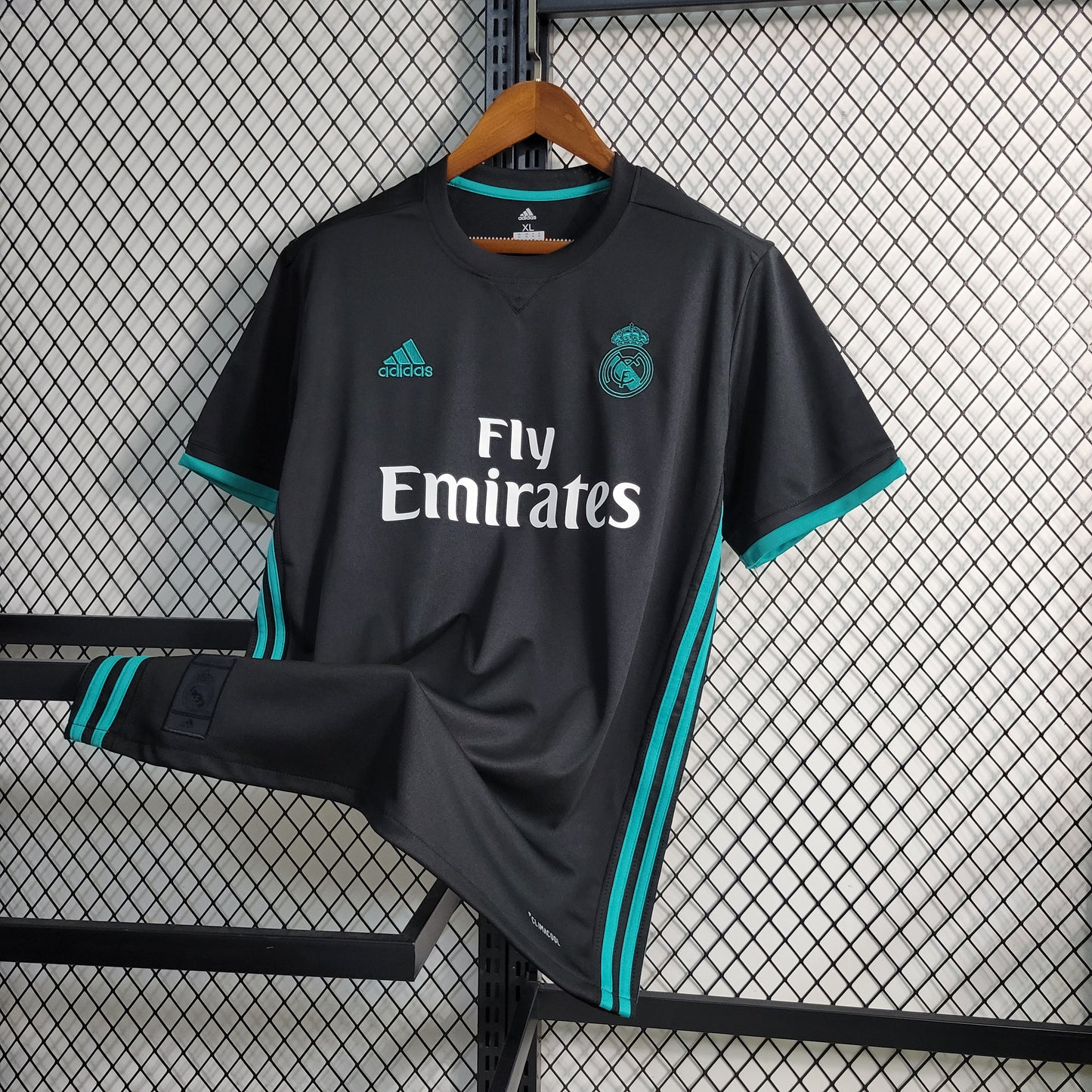 Real Madrid 2017 2018 away used